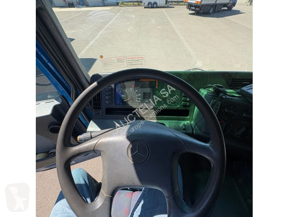 Vrachtwagen Mercedes 3340