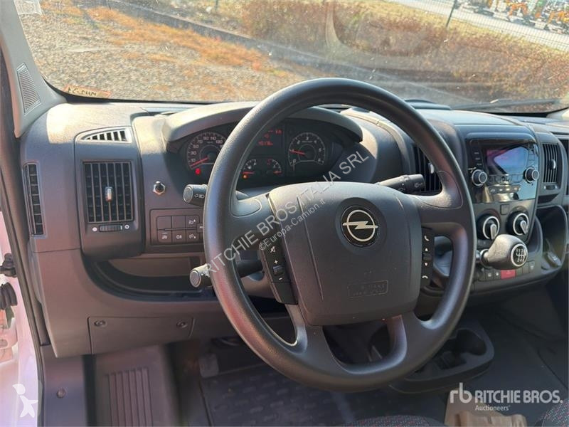 Camión Opel 2.2 103 KW PR PL L4 Curtain Side Truck