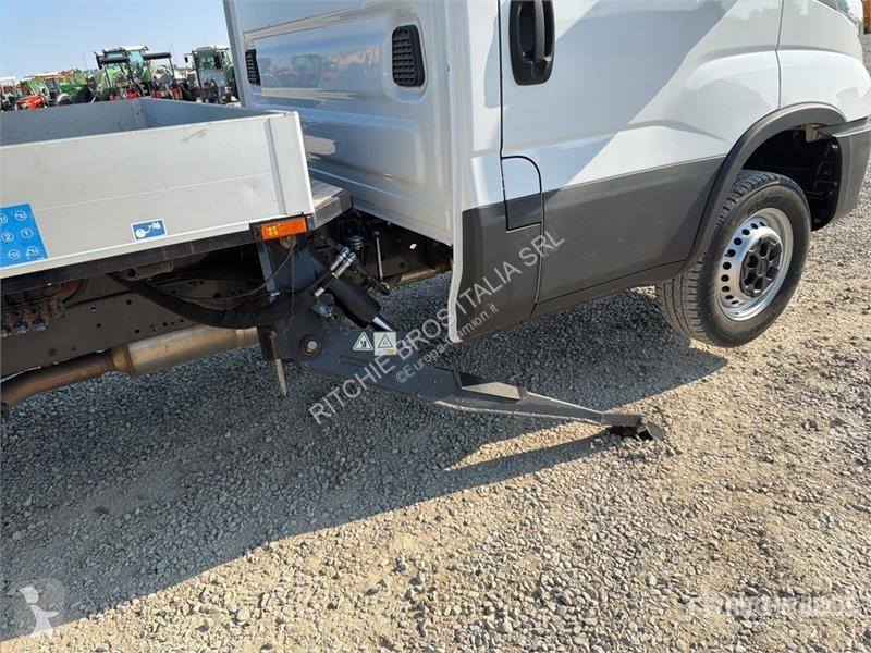 Camion Iveco 19-8,5 HQ 19 m on Iveco 35-140...
