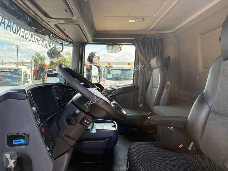 Camión Scania R 490 + HMF 5020 - 6X EXT. + JIB...