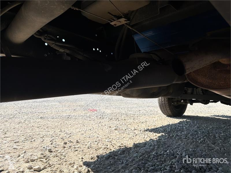 Camión Iveco 35C12 Dump Truck (Inoperable)