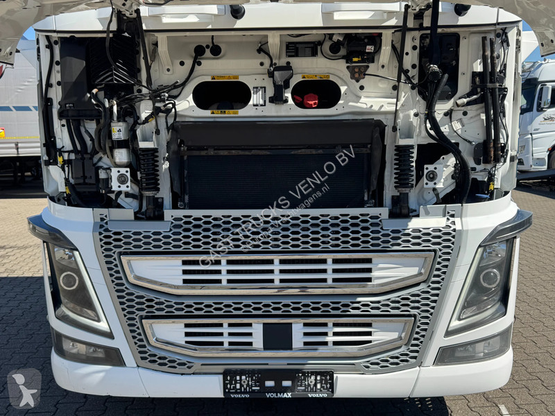 Camión Volvo 16750 6x2 Retarder Globetrotter WB...