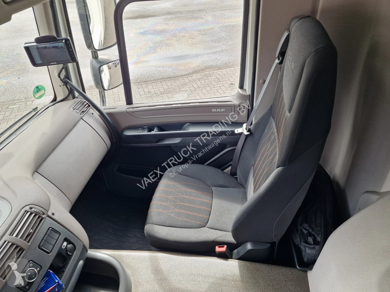 Вантажівка DAF 300 4x2 - Box - Low KM - Full...
