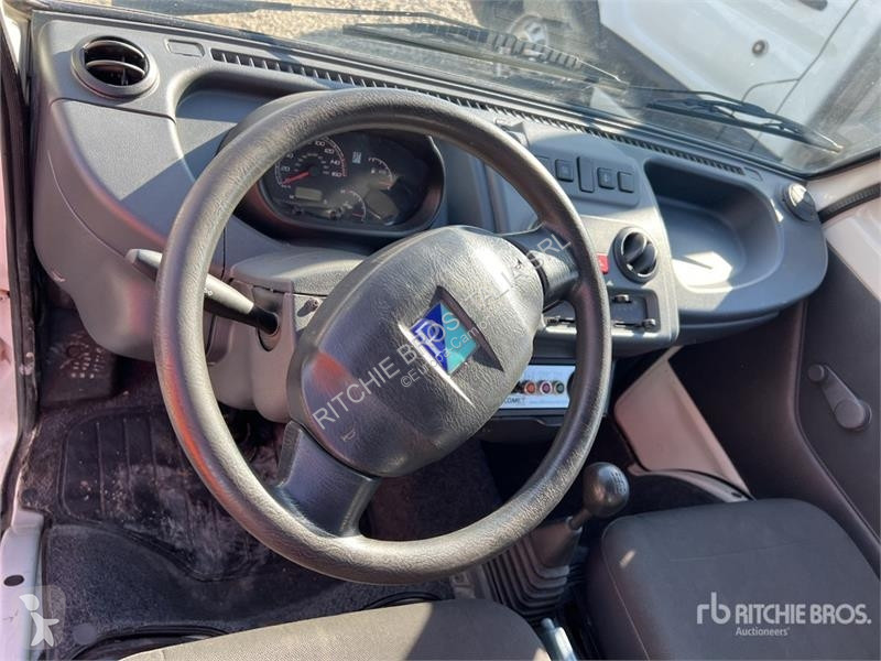 Kamion Comet New Esk 14 14 m on Piaggio Porter...