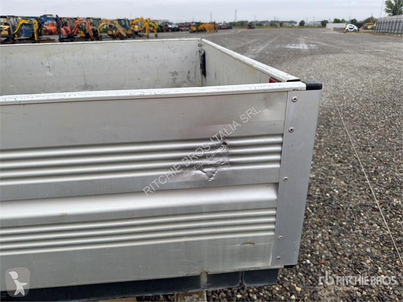 Kamion Opel Crew Cab Flatbed Truck