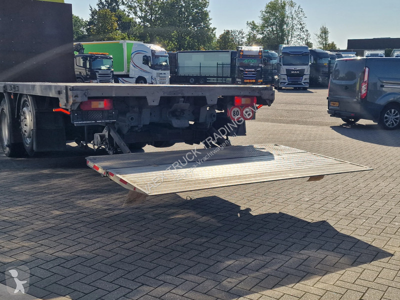 Kamion Volvo 420 6x2 - Flatbed - Loadlift - I...