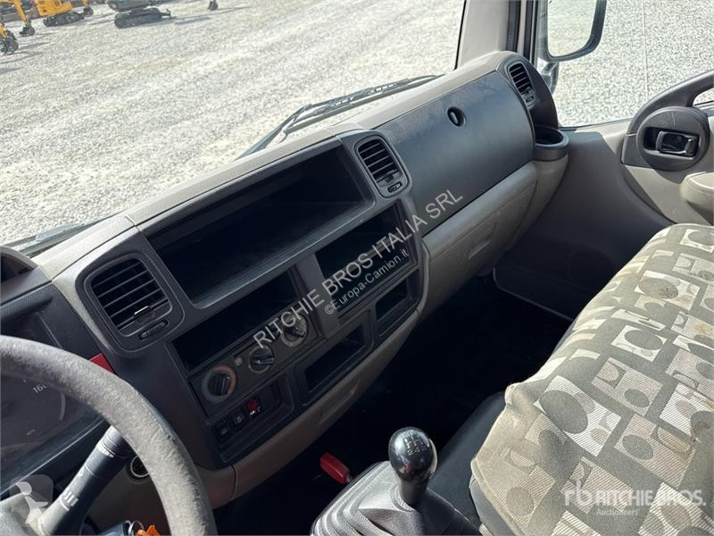 Lastbil Nissan Isoli PNT 230 20.5 m on Nissan...