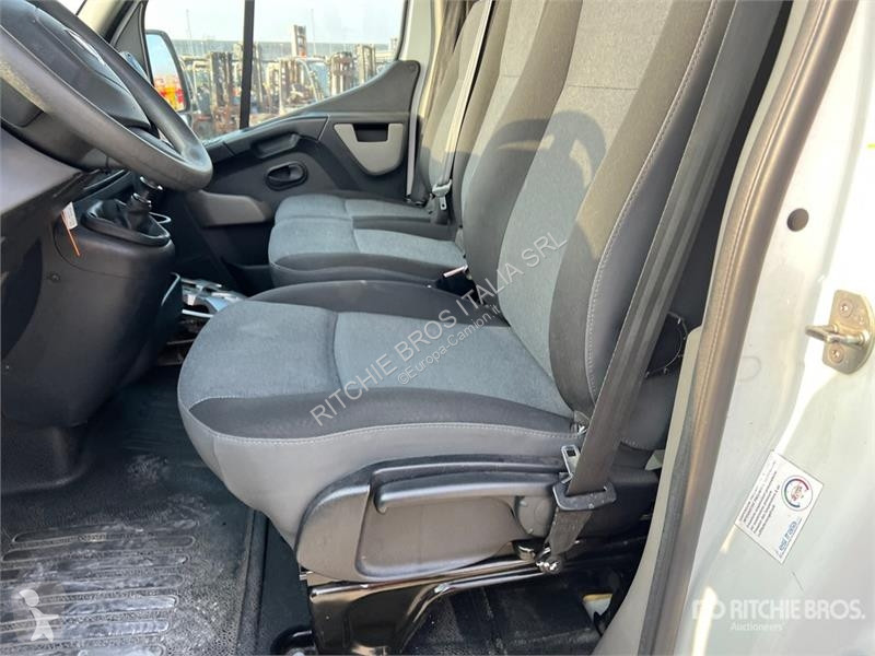 Camião Nissan NV400 P/M Curtain Side Truck