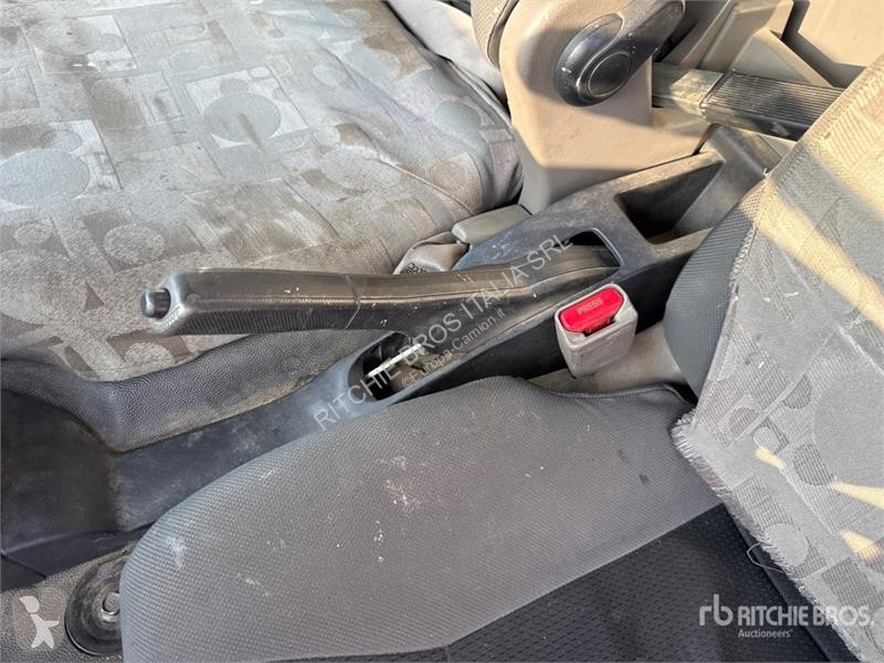 Lastbil Nissan PNT205 NHD 18.1 m on Nissan...