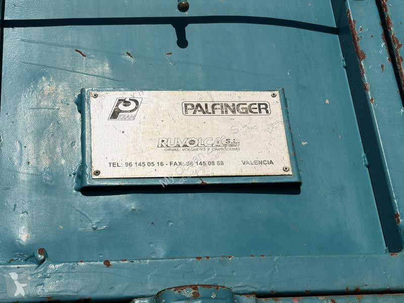 Volvo 220 truck