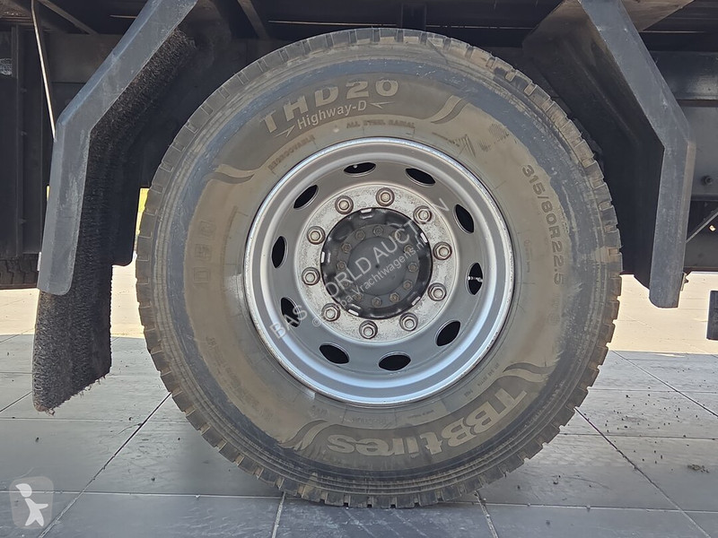 Camião Volvo 330