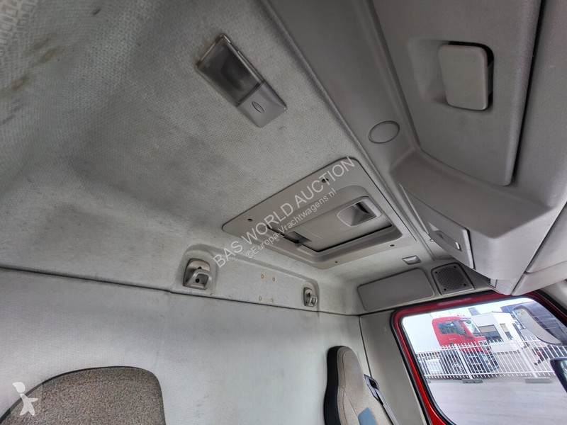 شاحنة Volvo 210