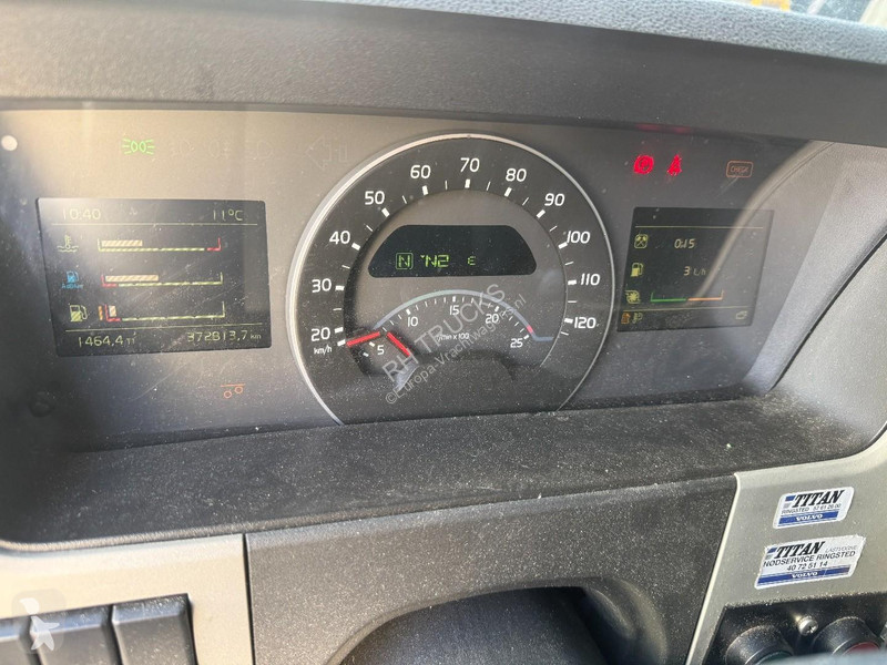 Kamion Volvo 330 6x2 EURO 6 - BOX 9,84m +...