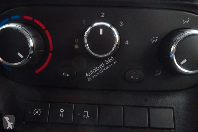 Iveco DAILY FRIGO 35S16 2,3D 156 BVA truck