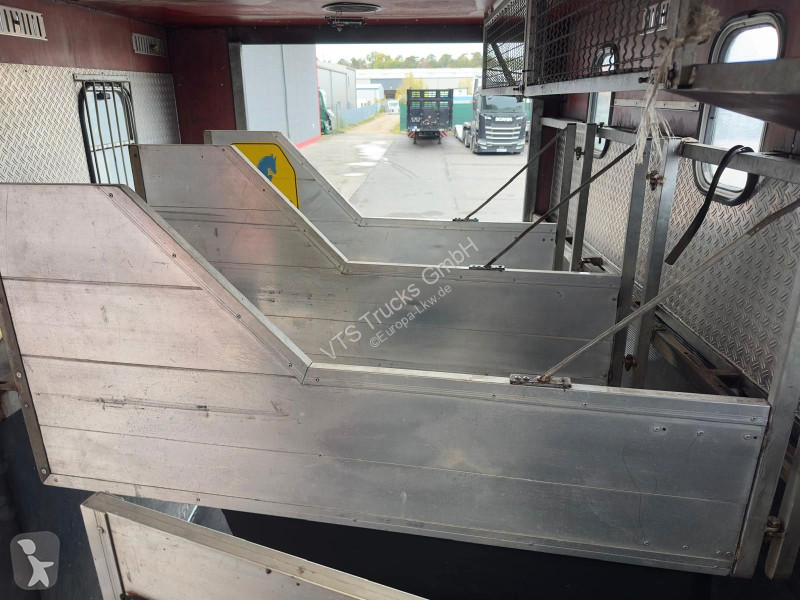 Kamion Mercedes 1017 L 4x2 BL Pferdetransporter...