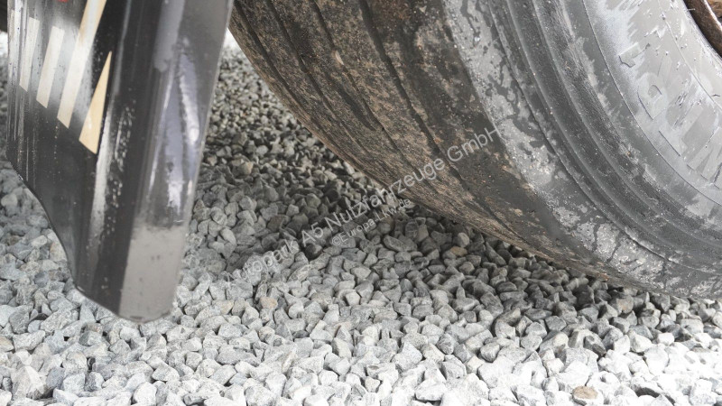 Kamion Iveco 500E6 Pritsche + Plane Zug...