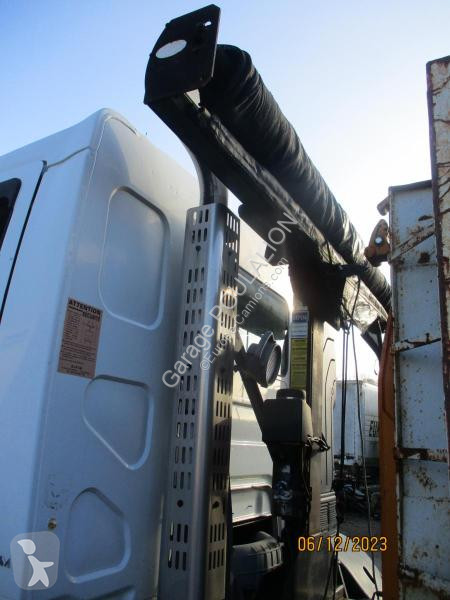 Kamion Renault 6x2 essieu relevable 320 benne...