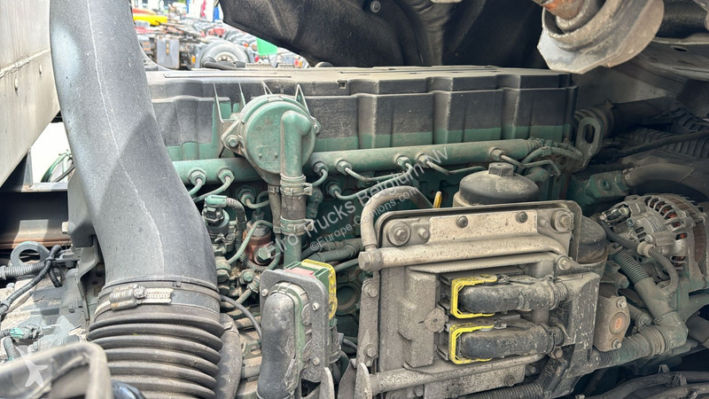 Camion Volvo FL 260 (LIFT 2000 KG / PERFECT...