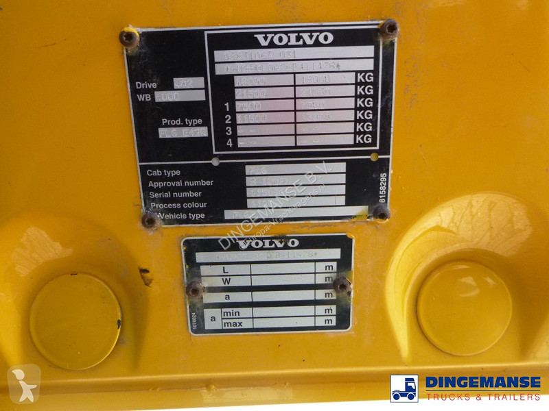 Camion Volvo 4x2 RHD Whale vacuum tank 8 m3