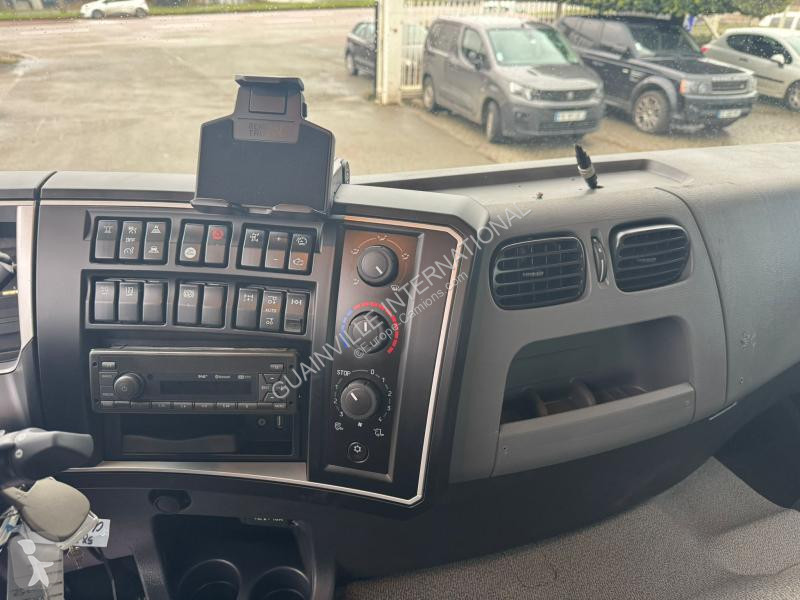 Camion Renault 320 DTI8 Gamme C