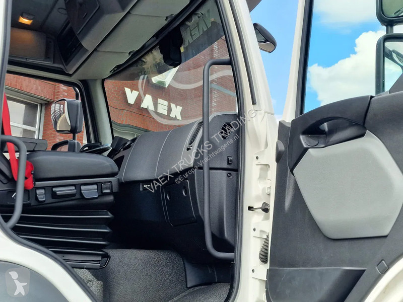 Vrachtwagen Renault D16 250 4x2 Box with side...
