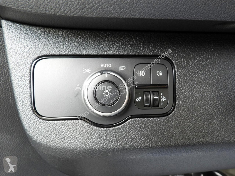 Autoutilitară Mercedes SPRINTER 315 SKRZYNIA 8...