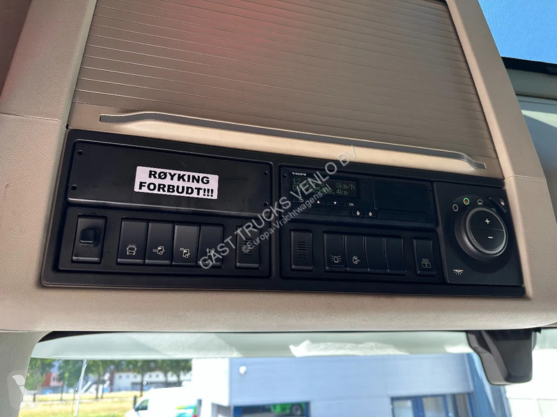 Kamion Volvo 16750 6x4 Globe XL Chassis...