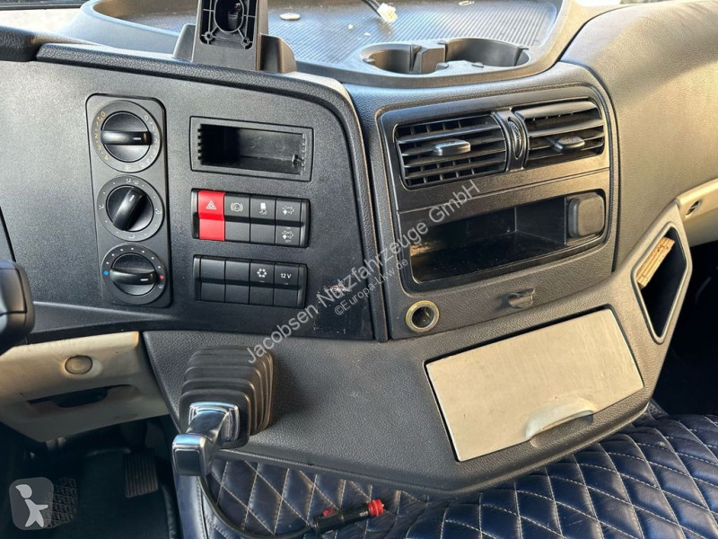 Kamion Mercedes 824