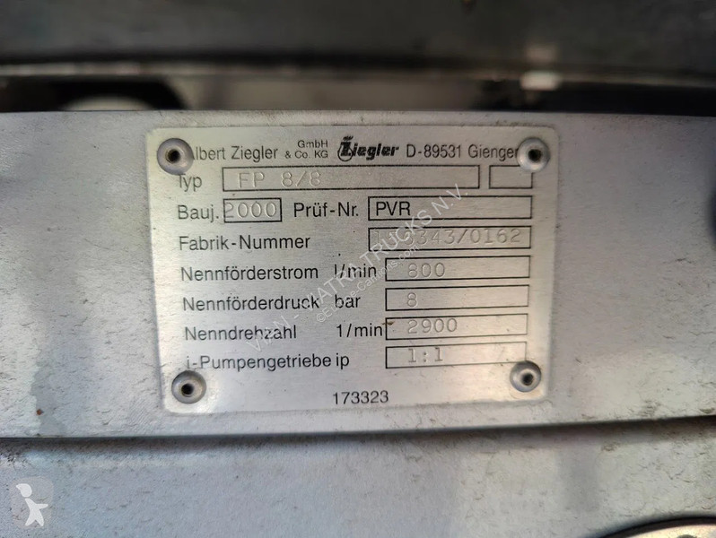 Kamion Mercedes 917 F 4X2 1500L Tank + Pump...