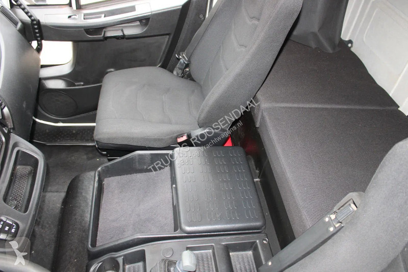 Kamion Iveco 120E21 + euro 6 + lift +...
