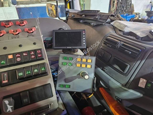 Vehículo de limpieza viaria Mercedes Haken mit...