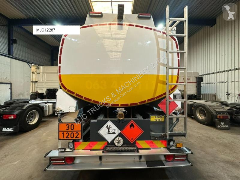 Lastbil Mercedes 16.000 L - 4 COMPARTIMENTS