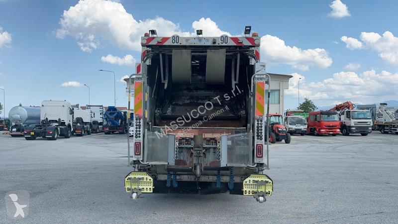 شاحنة Iveco 330 6X2