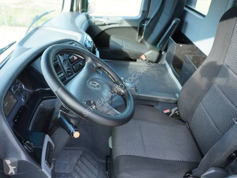 Грузовик Mercedes