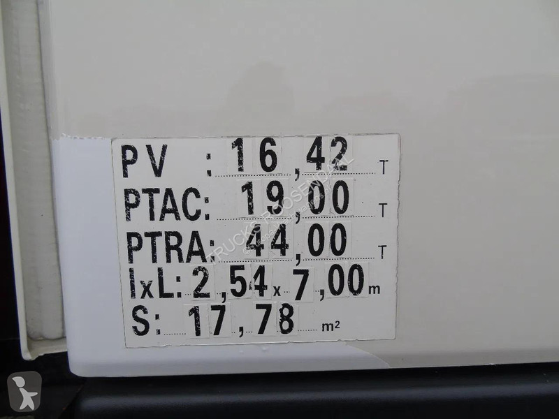 شاحنة Volvo 500 + 4x4 + HMF 4020 5x + JIB 4x 30...