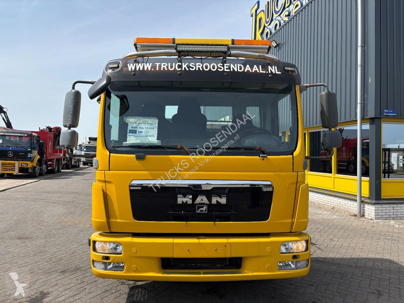 شاحنة MAN 12.220 + MANUAL + EURO 5 + WINCH +...
