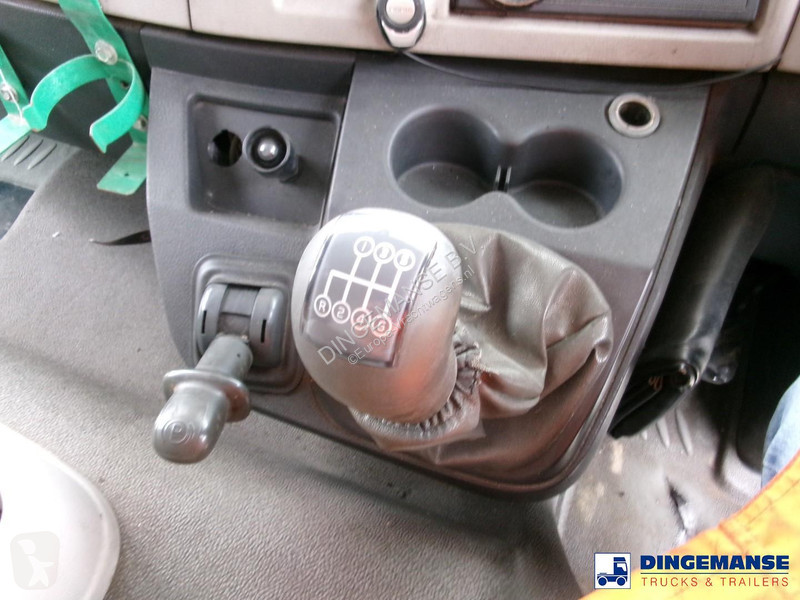 شاحنة Volvo 240 4x2 RHD fuel tank 13 m3 / 4 comp