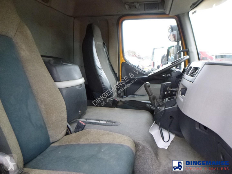 شاحنة Volvo FL 4x2 Vacuum truck Whale 8.1 m3