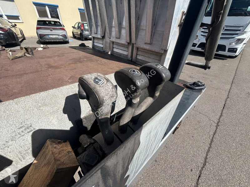 Lastbil Iveco 100E18 *3Sitze*Hydr....