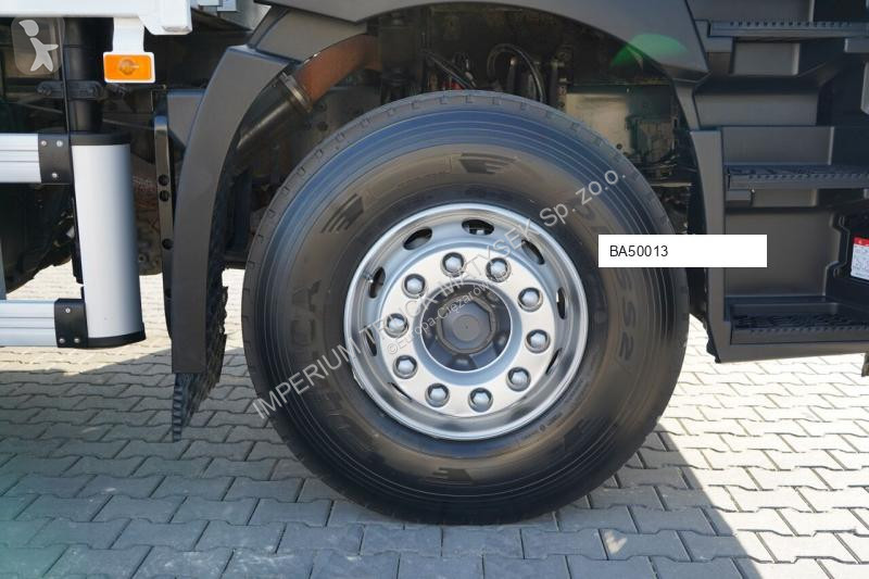 شاحنة Renault F215