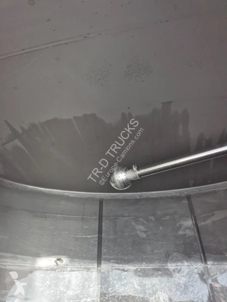 شاحنة Renault 420 - 11000L INSULATED INOX TANK...