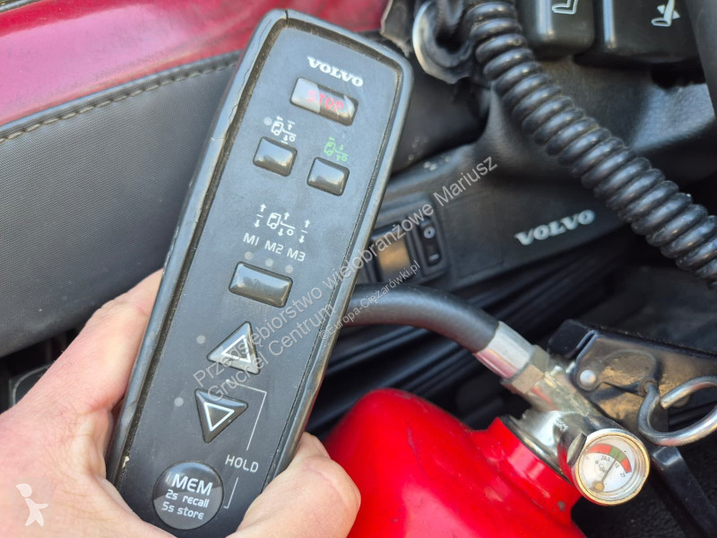 Камион Volvo FM 340 / CARRIER I350 / LIFT ZEPRO