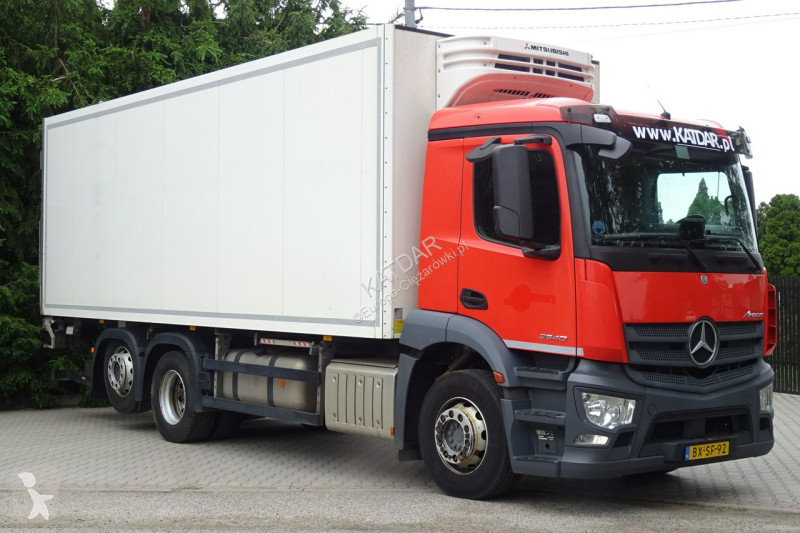 شاحنة Mercedes 2840 Syp euro 6 chłodni 3 osie...