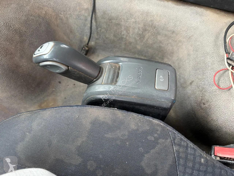 شاحنة Volvo 300 6X2 EURO 5 - PALFINGER PK15002...