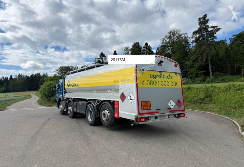 شاحنة Volvo 638 FM-420