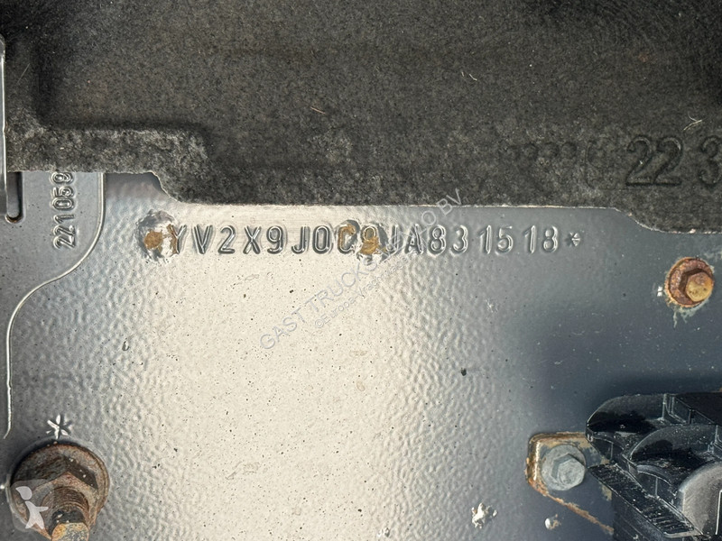 شاحنة Volvo 330 6x2*4 BDF + Lift Only 309Tkm!...