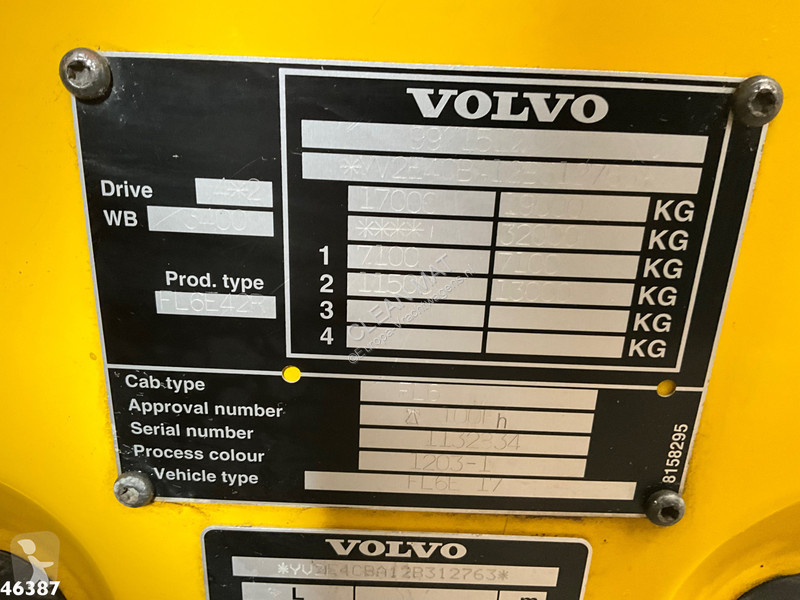 شاحنة Volvo 220 Kolkenzuiger 5m³ Just 147.623 km!