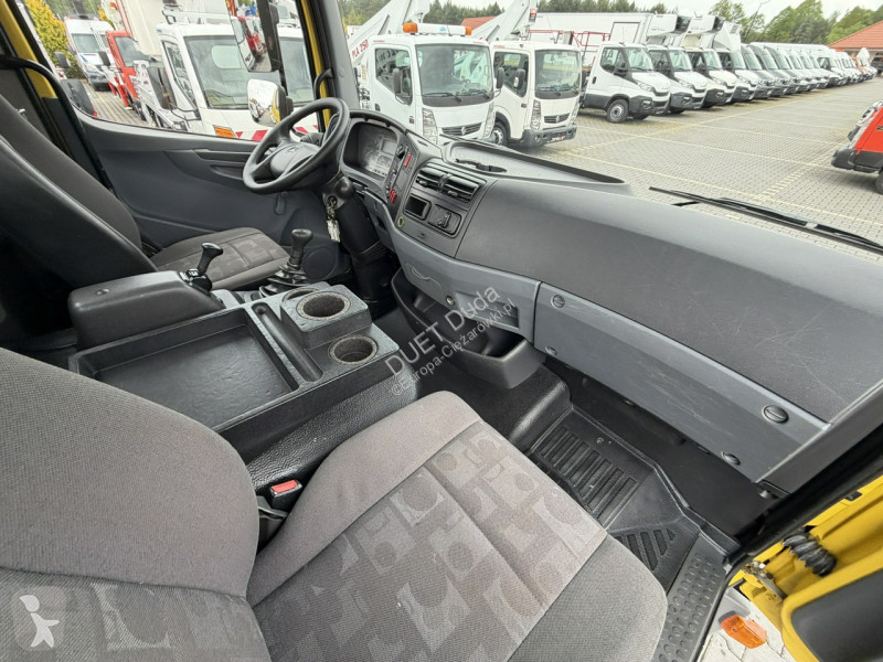 Camion Mercedes Zwyżka WUMAG WT 170 17m w bok...