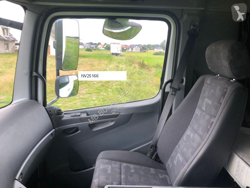 Vrachtwagen Mercedes 1829 18 europalet