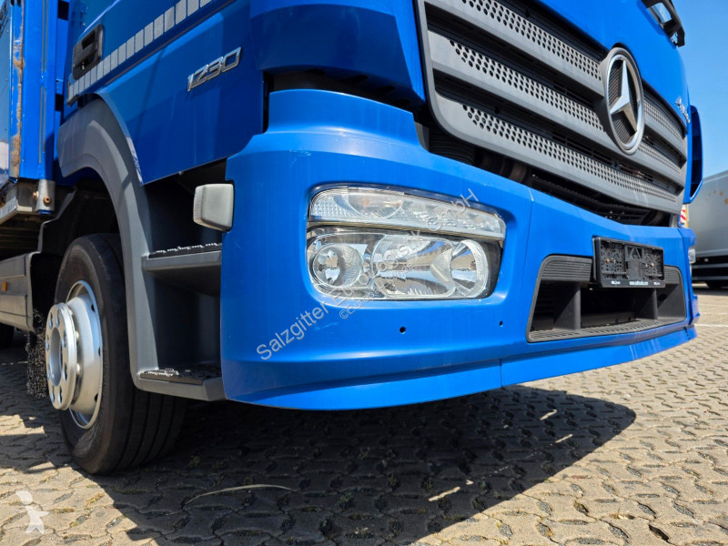 شاحنة Mercedes 1230